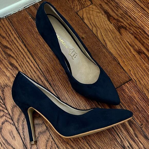 Great On U Shoes - Blue Suede Stiletto Pumps Size 8 Almond Toe 4in Heel Leather Insole Corpcore